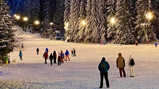 Pornește nocturna pe Pârtia Bradul. Programul teleschiului va fi prelungit până la ora 18.00