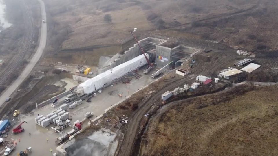 A patra “cârtiță” a început să sape unul dintre tunelurile pentru viitoarea line de cale ferată Brașov-Simeria