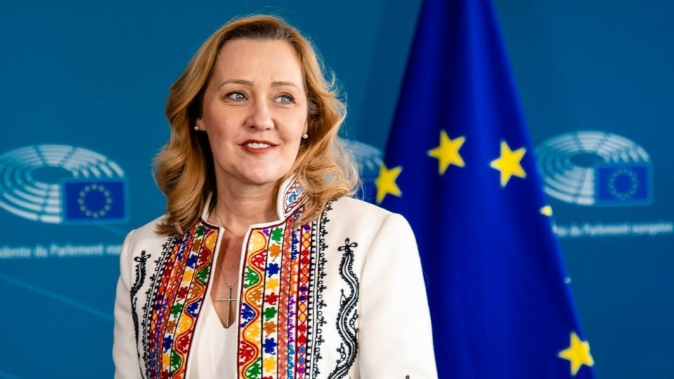 Elena Lasconi: „Dacă suntem uniți, roboții ruși de pe Tik Tok nu au cum să ne distrugă democrația”