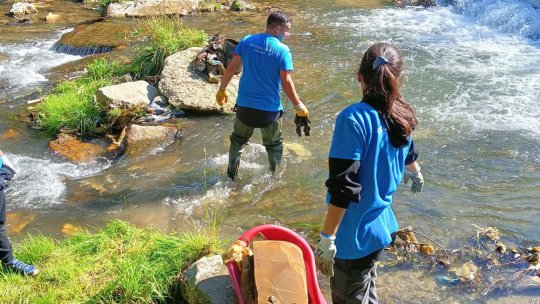 Comunitatea râșnoveană salvează un râu