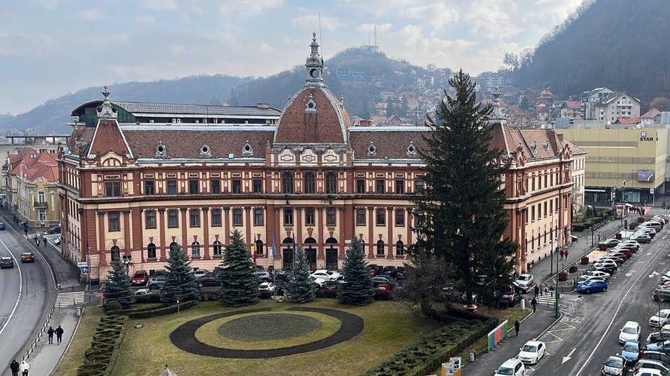 Lucrările de reabilitare la Palatul Administrativ ar putea începe cel mai devreme la sfârșitul anului viitor
