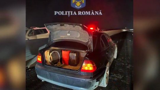 Trei bărbați acuzați că au furat bunuri de aproape 25.000 de euro au fost arestați VIDEO