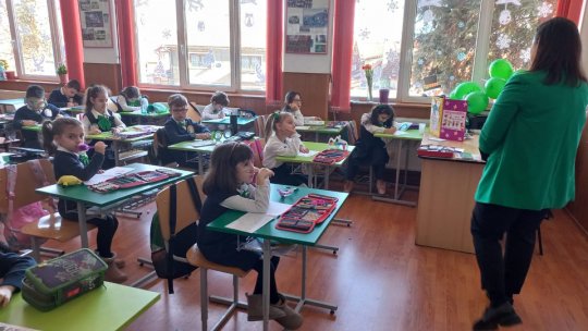 Elevii din clasele pregătitoare de la Școala Nr. 14 au sărbătorit 100 de zile de cursuri