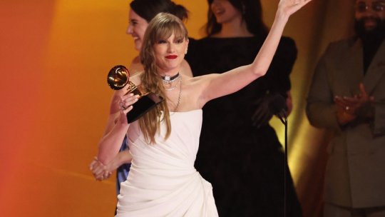 Taylor Swift a stabilit un nou record la Grammy Awards după ce a câștigat pentru a patra oară premiul "Albumul anului"