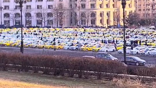 Protest de amploare al taximetriștilor, în Piața Constituției