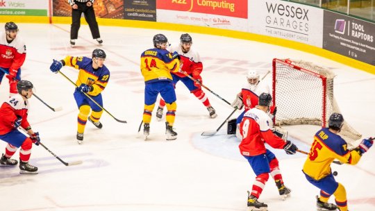 România, debut cu victorie la Cardiff