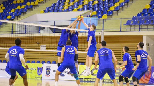 Două meciuri de volei într-o singură zi