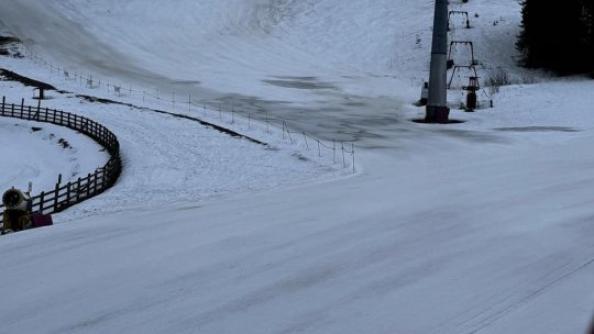 Temperatură maximă de 9 grade celsius, în această dimineață, în Poiana Brașov! Zăpadă moale pe pârtii