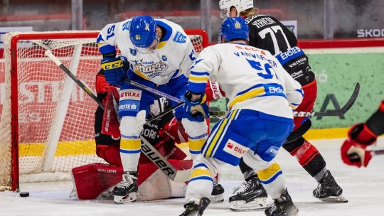 HOCHEI: Corona a restabilit egalitatea, la general, în sferturile de finală din Erste Liga