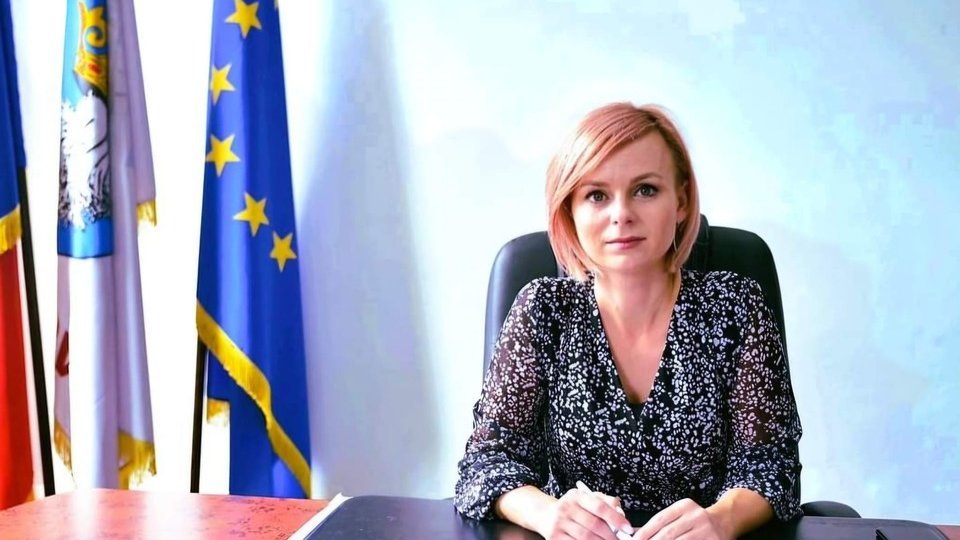 Viceprimarul Flavia Boghiu, absentă motivat din ședința de plen. Este în concediu medical