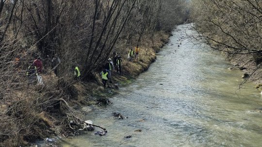 Acțiune de ecologizare a pârâului Ghimbășel
