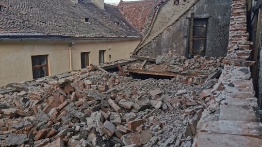 Mai multe persoane dintr-o clădire din Centrul Istoric vor fi evacuate din cauza riscului de prăbușire a imobilului