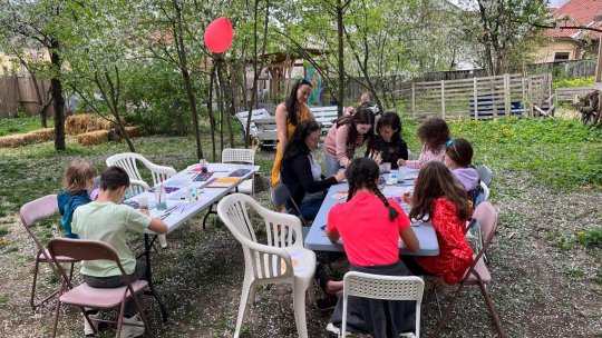 Târg creativ cu super bunici, părinți și copii