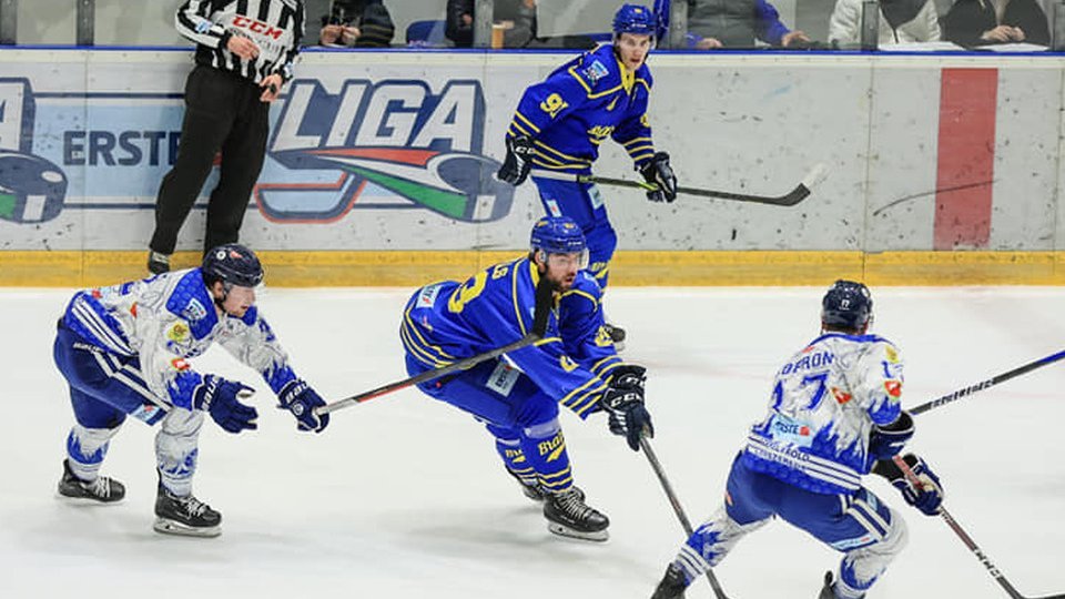 Începe finala Campionatului Național de hochei pe gheață