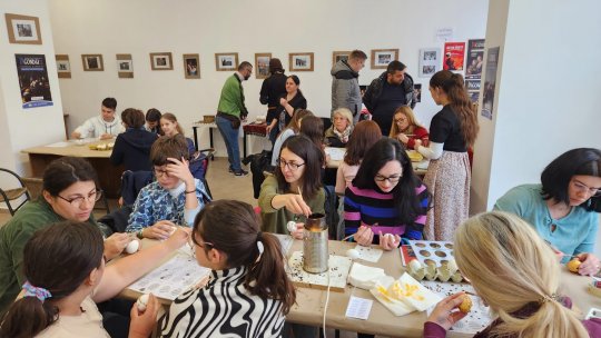 Atelier de încondeiat ouă la Banca de Cultură Apollonia