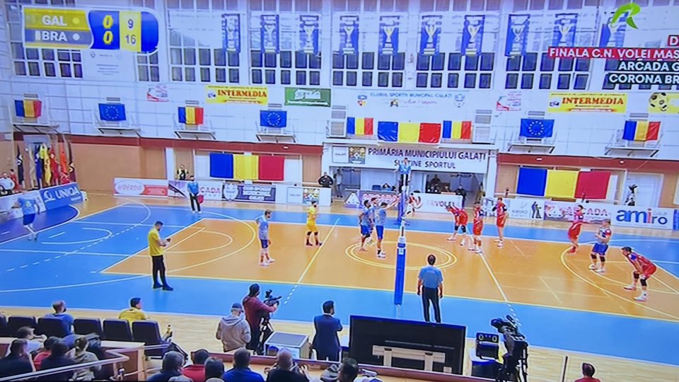Corona Brașov a câștigat primul meci al finalei Diviziei A1 de volei