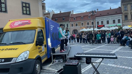 "Caravana Shakespeare" a ajuns duminică și la Brașov