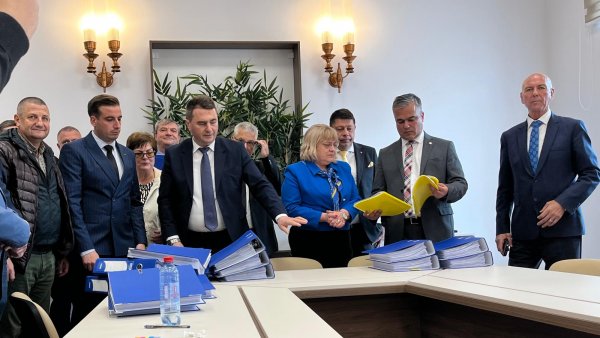 Trei candidați înscriși oficial până acum pentru președinția CJ Brașov