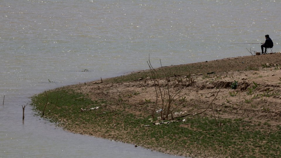 Prohibiţia generală a pescuitului începe astăzi