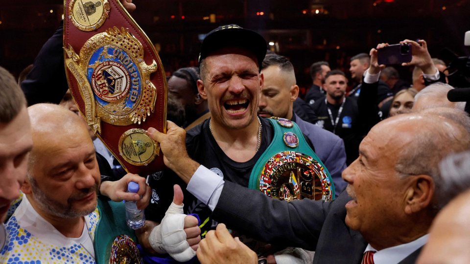 Pugilistul ucrainean Oleksandr Usik l-a învins la puncte pe Tyson Fury