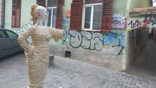 Strada Sforii, din nou vandalizată