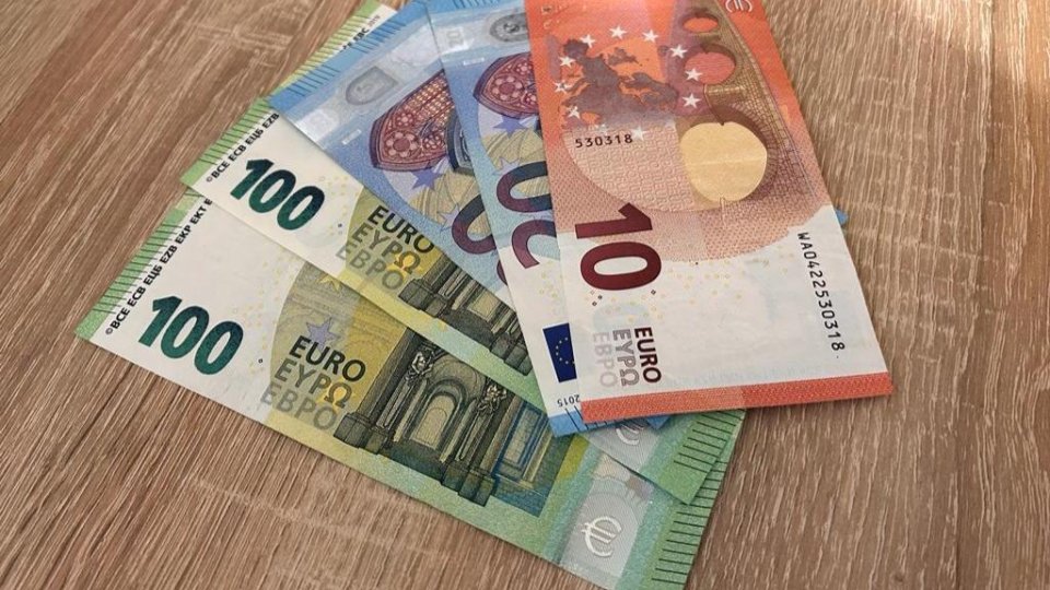 1000 de euro de la elevi pentru elevi