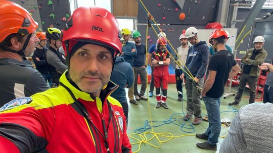 Salvatori brașoveni, alături de salvatori din întreaga lume, la un simpozion în hexagon