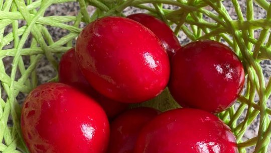 Masa de Paște, la un apel distanță