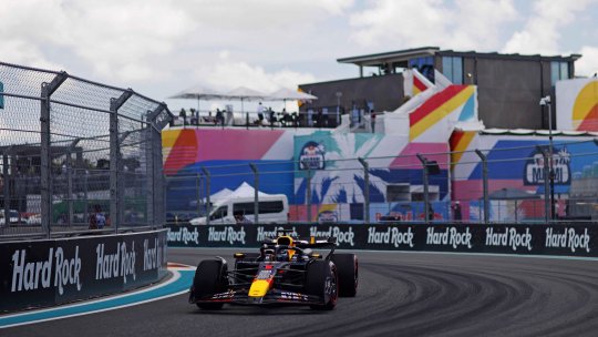 Max Verstappen din nou în pole position