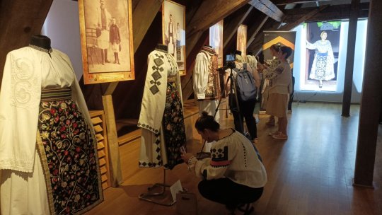 Povestea costumului popular din zona Banatului, prezentată la Brașov