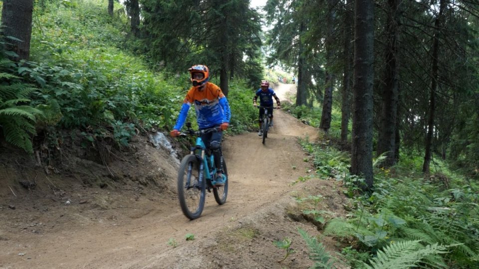 Punctele pe cartelele cu care poți urca cu bicicleta cu transportul pe cablu vor putea fi cumpărate și online
