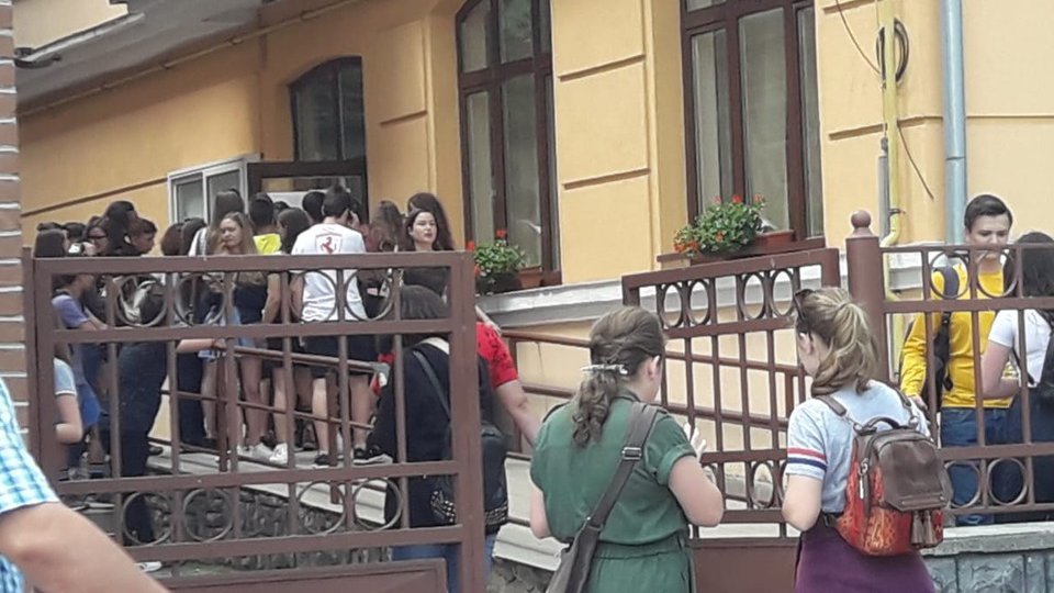 Peste 4500 de absolvenți din județul Brașov au fost prezenți la prima probă a Evaluării Naționale