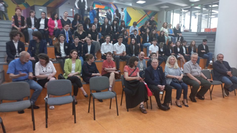 Olimpicii meșotiști, prezentați colegilor