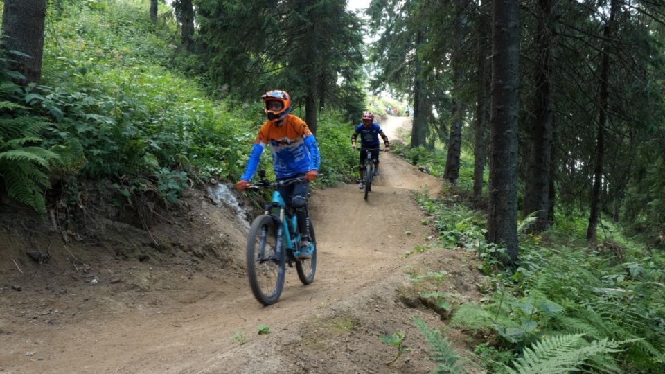 Se deschide bike park-ul din Postăvarul
