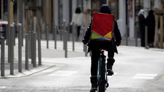 Mii de locuri de muncă disponibile pentru tinerii care nu au luat Bacalaureatul
