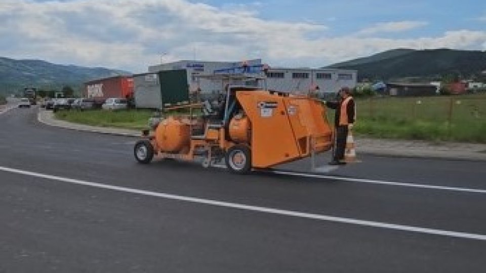 Se refac marcajele rutiere de pe DN1