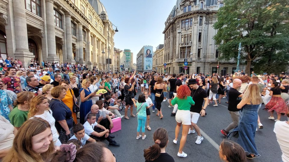 Noaptea Dansului în Piaţa Sfatului