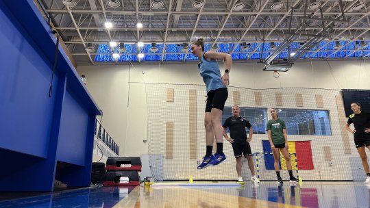 Handbal: Fetele de la Corona Brașov continuă antrenamentele tari