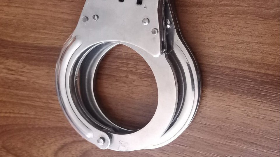 Un bărbat din Tărlungeni a ajuns în arest după ce a condus beat și fără permis o mașină neînmatriculată
