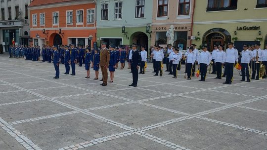 Academiei Forţelor Aeriene „Henri Coandă”, ceremonie în Piața Sfatului