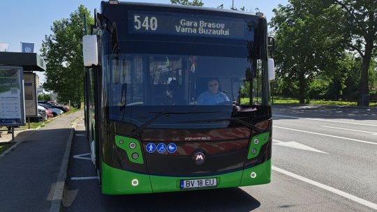 Mai multe curse de transport în comun spre Festivalul de folk "Vama de la Munte"
