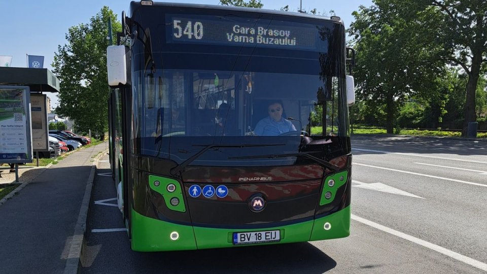 Mai multe curse de transport în comun spre Festivalul de folk "Vama de la Munte"