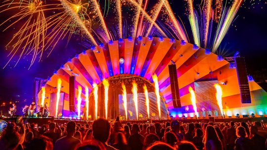 Peste 62.000 de petrecăreți în prima zi de Neversea