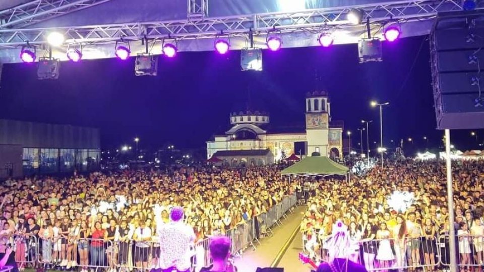 Distracție cu muzică și bucate alese la Zilele Ghimbavului