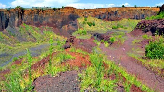 Vulcanul Racoș, gazda Festivalului Ziua Pietrei