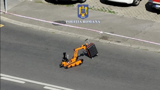 Troler suspect pe trotuarul din fața Poliției Brașov