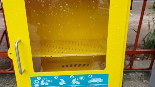 A dispărut din nou defibrilatorul din Livada Poștei