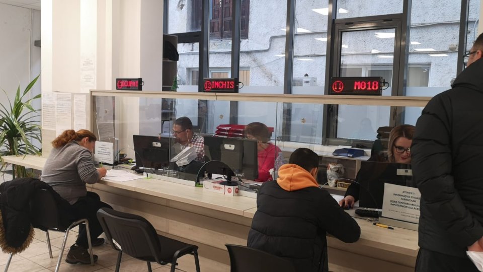De luna viitoare, preluarea fizică a documentelor la Direcția Fiscală se va face numai cu programare on-line