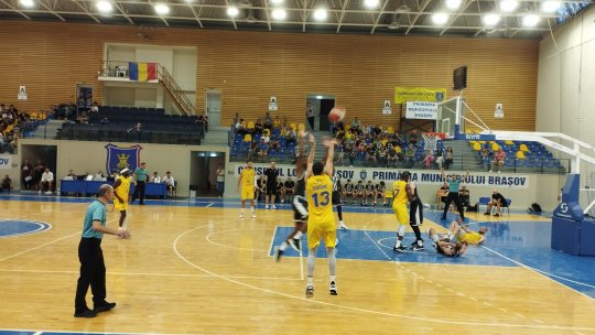 Baschet: Corona Brașov a fost învinsă de campioana României