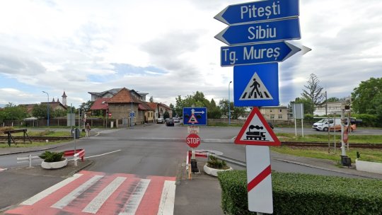 Reparații la semnalizarea de trecere peste calea ferată de la str. De Mijloc la str. Buzești